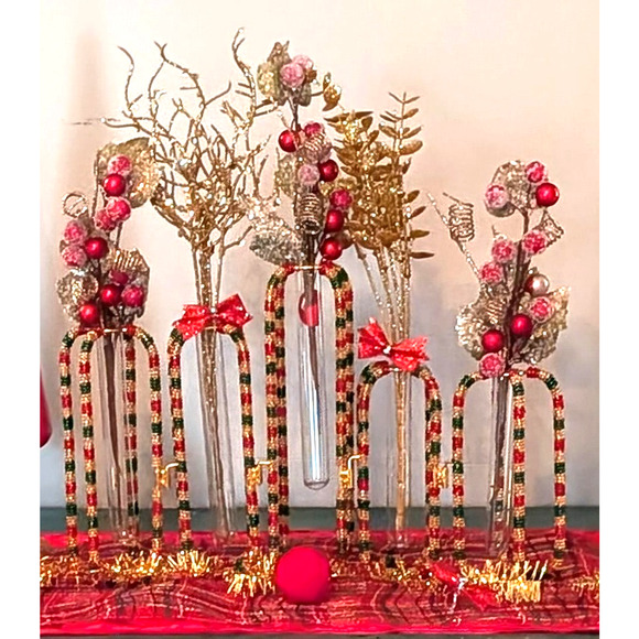 Set of 5 MacKenzie Childs Interlocking Red Green Gold Bud Vases - Picture 2 of 3